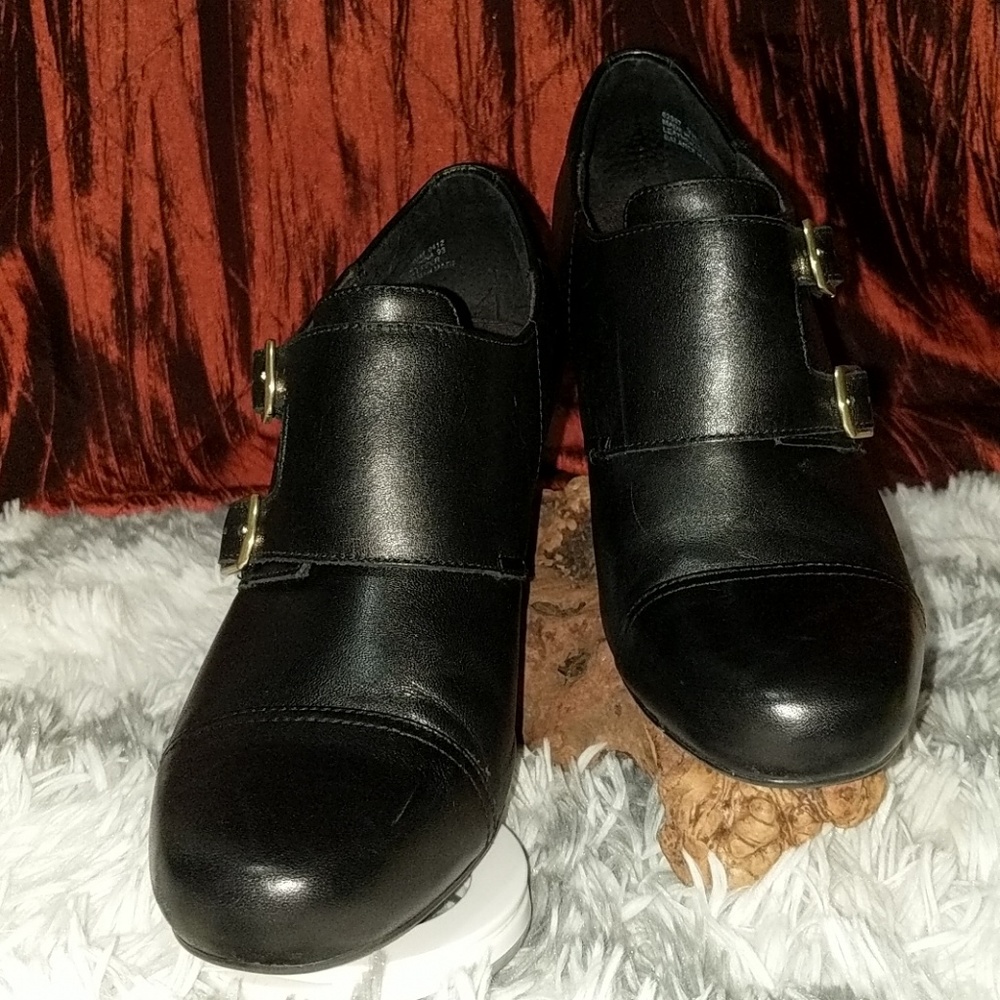 Clarks heel shoes - Picture 2 of 8